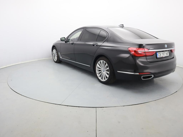 BMW 750 - автомобили, коли, обяви за нови и употребявани 21