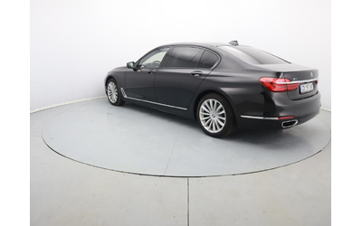 BMW 750 - автомобили, коли, обяви за нови и употребявани 22