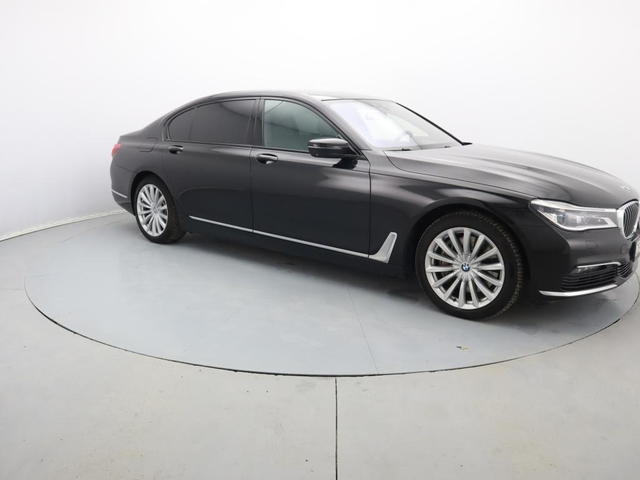 BMW 750 - автомобили, коли, обяви за нови и употребявани 3