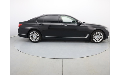 BMW 750 - автомобили, коли, обяви за нови и употребявани 7