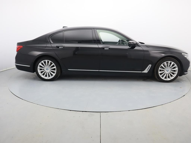 BMW 750 - автомобили, коли, обяви за нови и употребявани 7