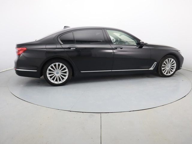 BMW 750 - автомобили, коли, обяви за нови и употребявани 9