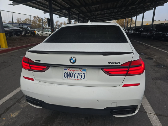 BMW 750 Li / M-PACK / FULL MAXX / УНИКАТ ! - автомобили, коли, обяви за нови и употребявани 4