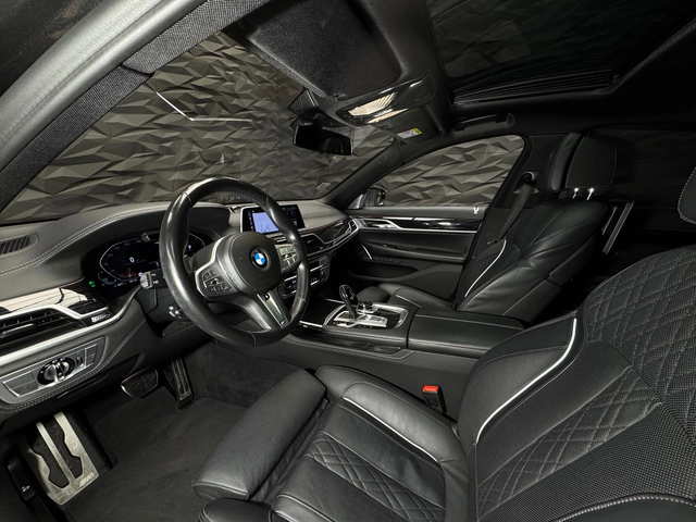 BMW 750 i xDrive M-sportpack 3d B&W* 360* Pano* 3xTV - автомобили, коли, обяви за нови и употребявани 6