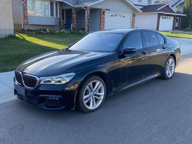 BMW 750 * 750i xDrive * CARFAX * ЦЕНА ДО БГ - автомобили, коли, обяви за нови и употребявани 0