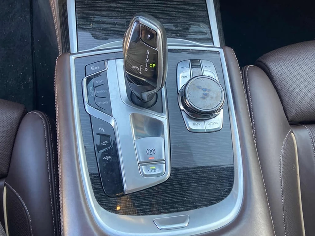 BMW 750 * 750i xDrive * CARFAX * ЦЕНА ДО БГ - автомобили, коли, обяви за нови и употребявани 11