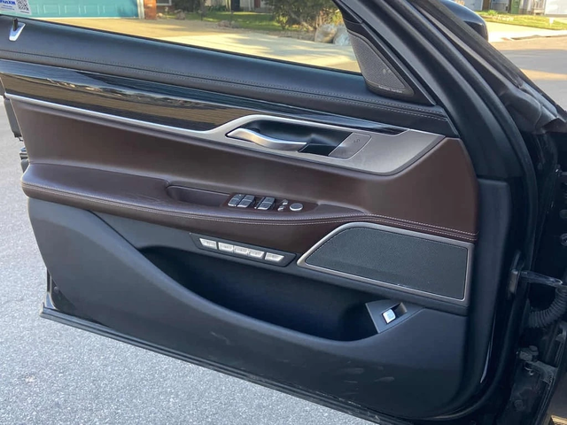 BMW 750 * 750i xDrive * CARFAX * ЦЕНА ДО БГ - автомобили, коли, обяви за нови и употребявани 9