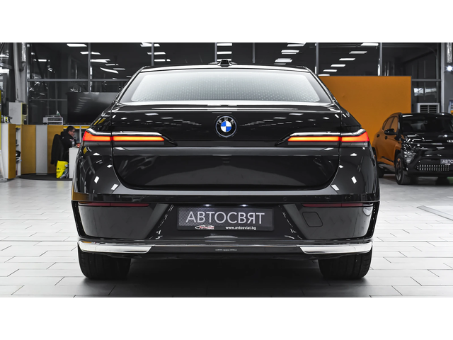 BMW 750 e xDrive Executive Lounge PHEV Sportautomatic - автомобили, коли, обяви за нови и употребявани 2