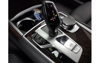 BMW 750 xDrive - автомобили, коли, обяви за нови и употребявани 16