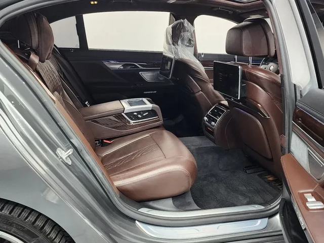 BMW 750 Li xDrive Premium - автомобили, коли, обяви за нови и употребявани 11