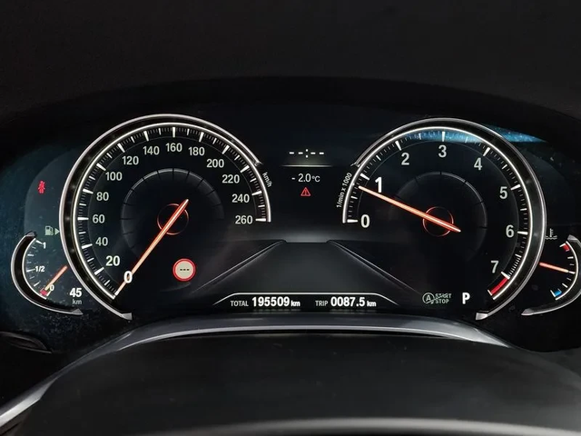 BMW 750 Li xDrive Premium - автомобили, коли, обяви за нови и употребявани 7