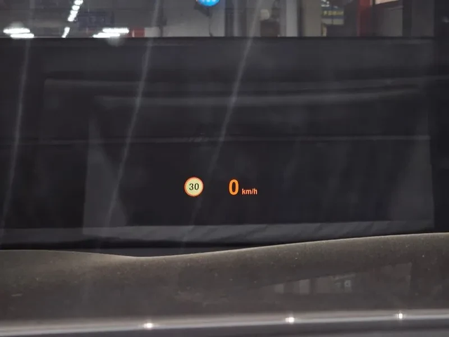 BMW 750 Li xDrive - автомобили, коли, обяви за нови и употребявани 16