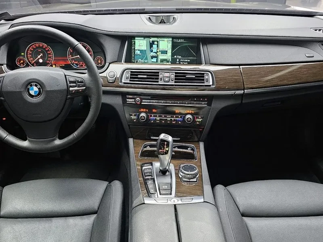 BMW 750 Li xDrive - автомобили, коли, обяви за нови и употребявани 6