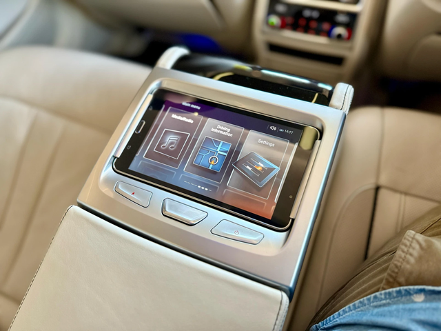 BMW 750 xDrive 50i* M* Carbon* Individual* Лизинг* - автомобили, коли, обяви за нови и употребявани 13