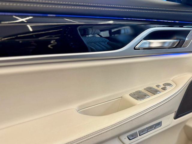 BMW 750 xDrive 50i* M* Carbon* Individual* Лизинг* - автомобили, коли, обяви за нови и употребявани 6