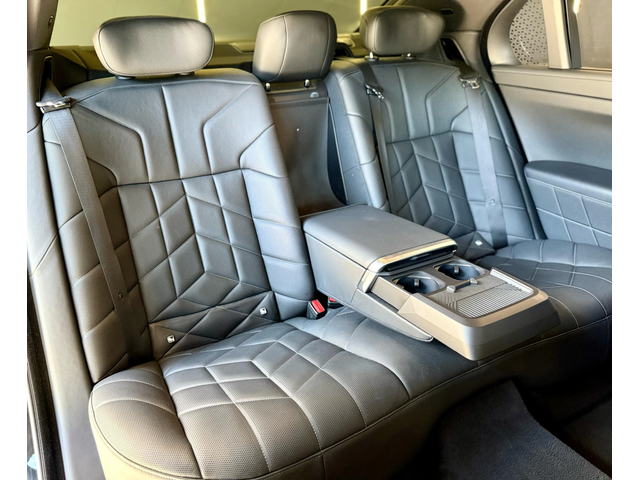 BMW 750 e* Bowers&Wilkins* Лизинг* Swarovski - автомобили, коли, обяви за нови и употребявани 15