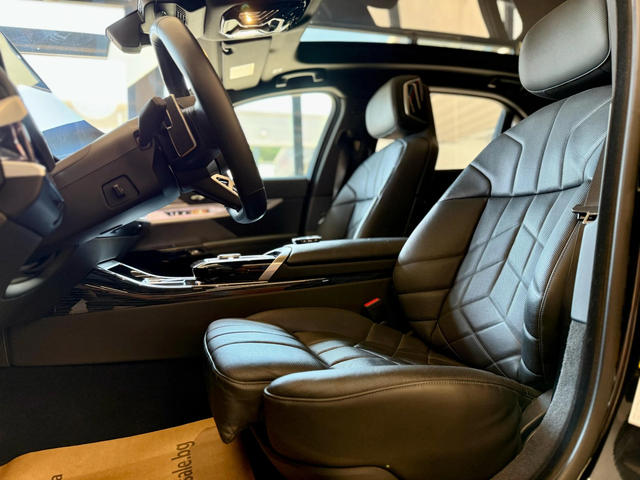 BMW 750 e* Bowers&Wilkins* Лизинг* Swarovski - автомобили, коли, обяви за нови и употребявани 7