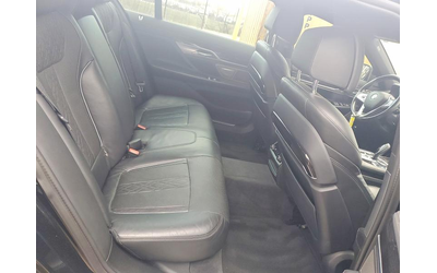 BMW 750 4.4L 8 ALL WHEEL DRIVE - автомобили, коли, обяви за нови и употребявани 9