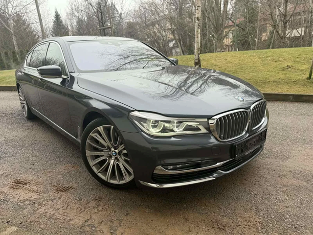 BMW 750 Li / X-DRIVE - автомобили, коли, обяви за нови и употребявани 0