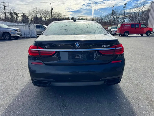 BMW 750 XI - автомобили, коли, обяви за нови и употребявани 3