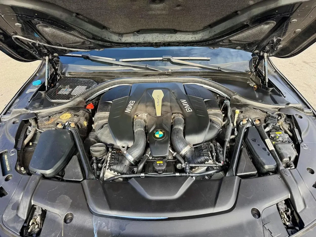 BMW 750 XI - автомобили, коли, обяви за нови и употребявани 7