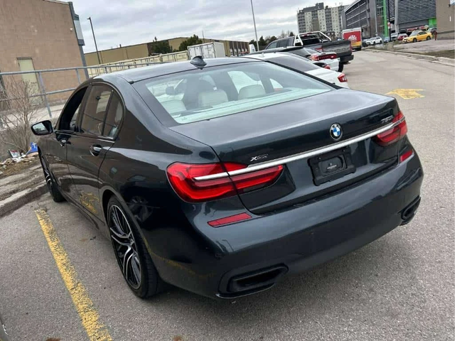 BMW 750 | DISTRONIC | HUD | ОБДУХВАНЕ | - автомобили, коли, обяви за нови и употребявани 1