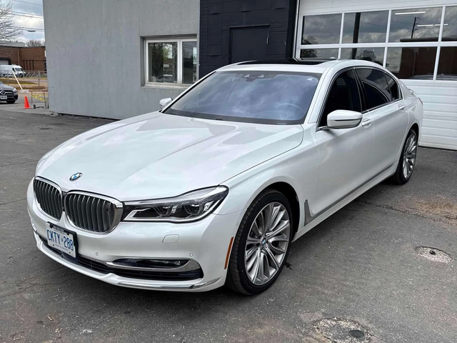 BMW 750 * XDRIVE * ТЕЛЕВИЗОРИ * 360 * ДИСТРОНИК * ОБДУХВАН - автомобили, коли, обяви за нови и употребявани 0