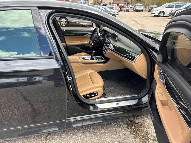 BMW 750 xDrive /360/DISTRONIC/Harman Kardon - автомобили, коли, обяви за нови и употребявани 10