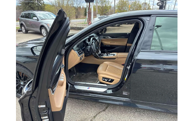 BMW 750 xDrive /360/DISTRONIC/Harman Kardon - автомобили, коли, обяви за нови и употребявани 15
