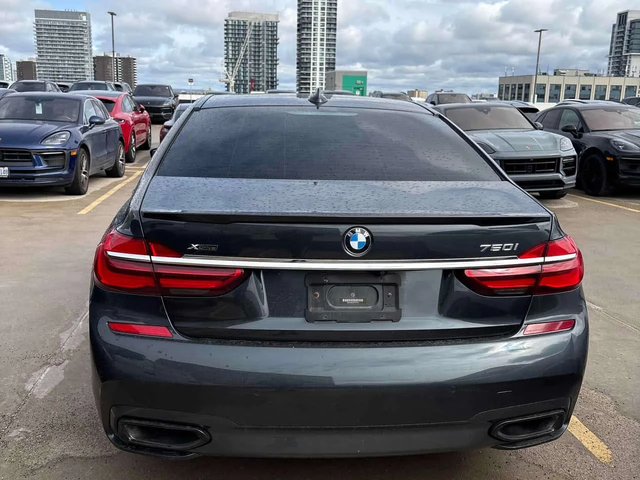 BMW 750 | DISTRONIC | HUD | HARMAN KARDON | ОБДУХВАНЕ | - автомобили, коли, обяви за нови и употребявани 3