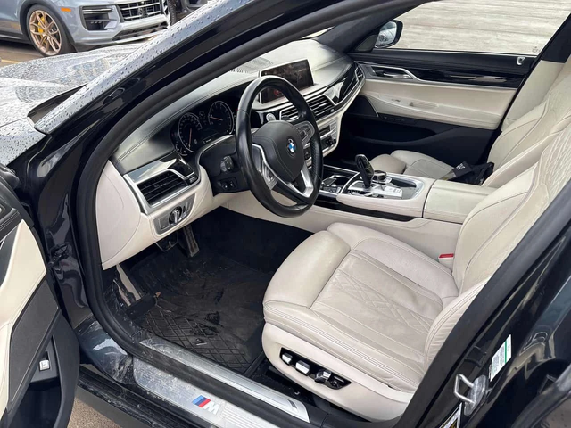 BMW 750 | DISTRONIC | HUD | HARMAN KARDON | ОБДУХВАНЕ | - автомобили, коли, обяви за нови и употребявани 4