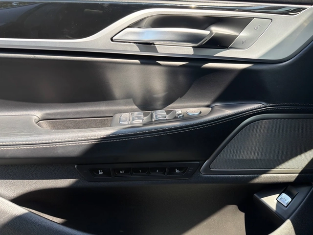BMW 750 Li* M-SPORT* МАСАЖИ* ПАНО* HARMAN KARDON* 360* FUL - автомобили, коли, обяви за нови и употребявани 12