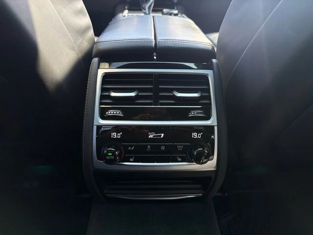 BMW 750 Li* M-SPORT* МАСАЖИ* ПАНО* HARMAN KARDON* 360* FUL - автомобили, коли, обяви за нови и употребявани 9