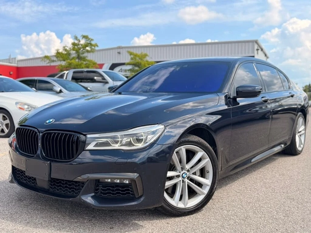 BMW 750 Li M SPORT xDrive* BOWERS & WILKINS* DISTRONIC* - автомобили, коли, обяви за нови и употребявани 0