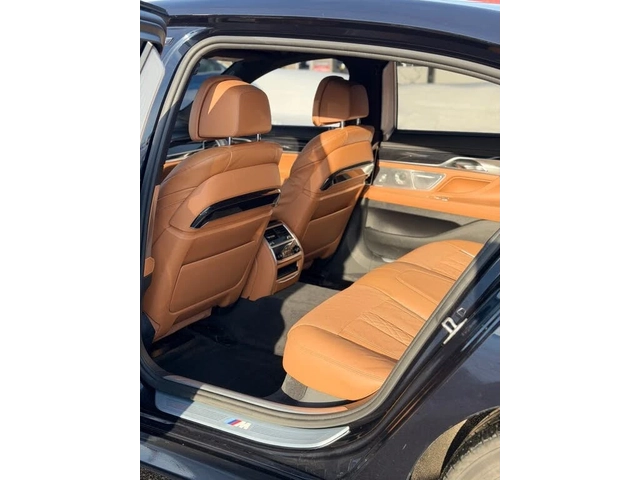 BMW 750 Li M SPORT xDrive* BOWERS & WILKINS* DISTRONIC* - автомобили, коли, обяви за нови и употребявани 10