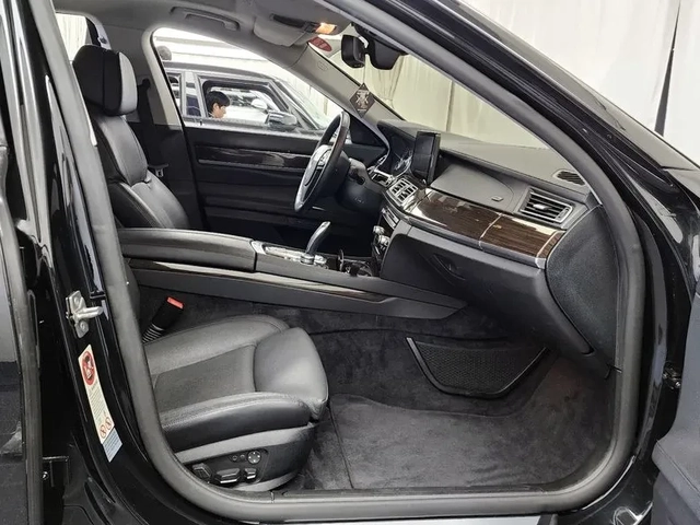 BMW 750 LI - автомобили, коли, обяви за нови и употребявани 10