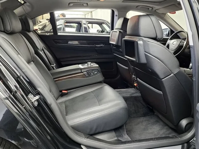 BMW 750 LI - автомобили, коли, обяви за нови и употребявани 11