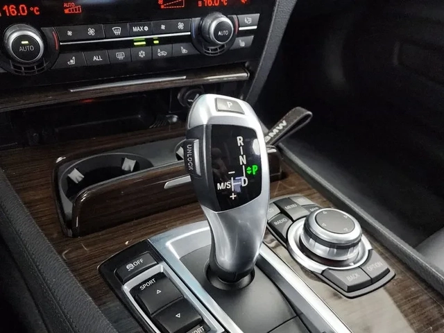 BMW 750 LI - автомобили, коли, обяви за нови и употребявани 8