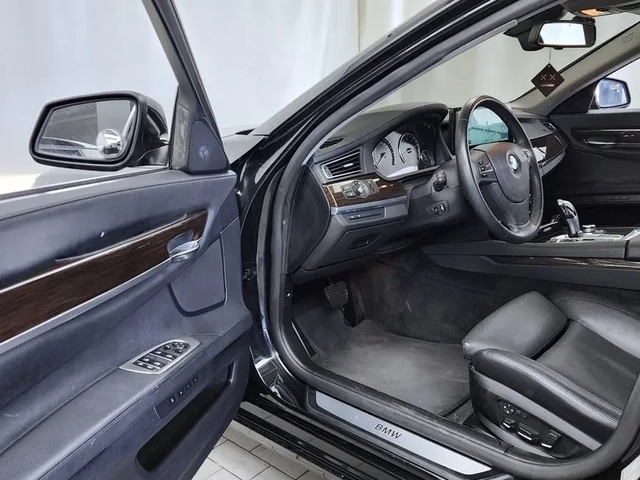 BMW 750 LI - автомобили, коли, обяви за нови и употребявани 9
