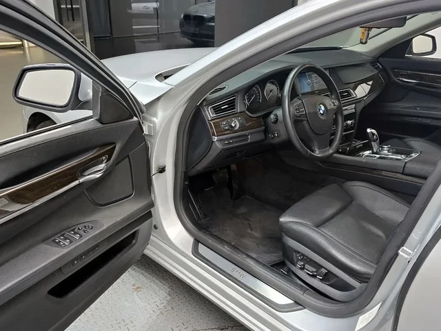BMW 750 LI - автомобили, коли, обяви за нови и употребявани 10