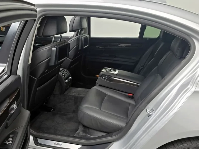 BMW 750 LI - автомобили, коли, обяви за нови и употребявани 11