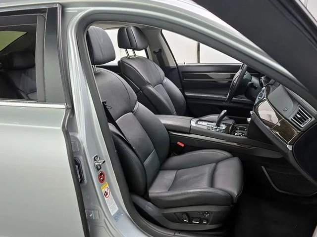 BMW 750 LI - автомобили, коли, обяви за нови и употребявани 9