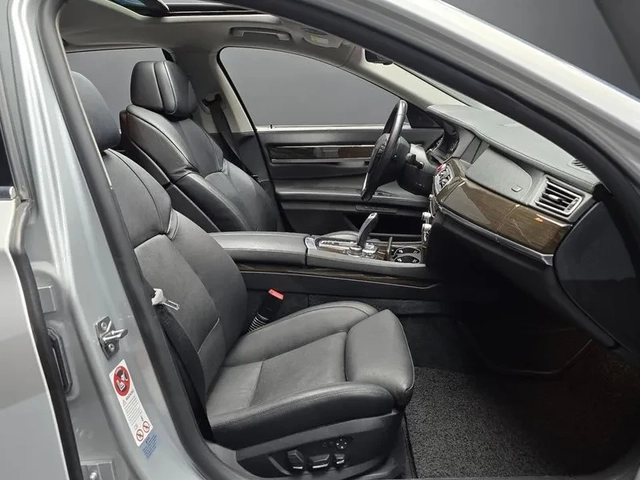 BMW 750 Li - автомобили, коли, обяви за нови и употребявани 9