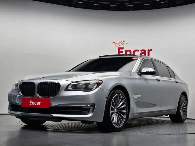 BMW 750 Li xDrive - автомобили, коли, обяви за нови и употребявани 0