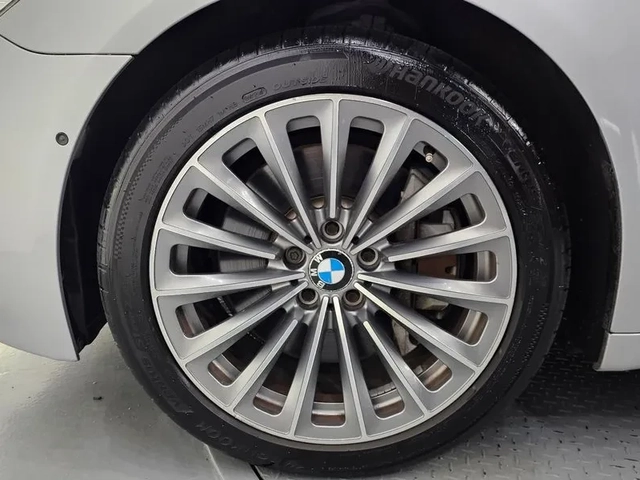 BMW 750 Li xDrive - автомобили, коли, обяви за нови и употребявани 4