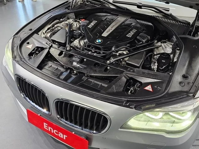 BMW 750 Li xDrive - автомобили, коли, обяви за нови и употребявани 5