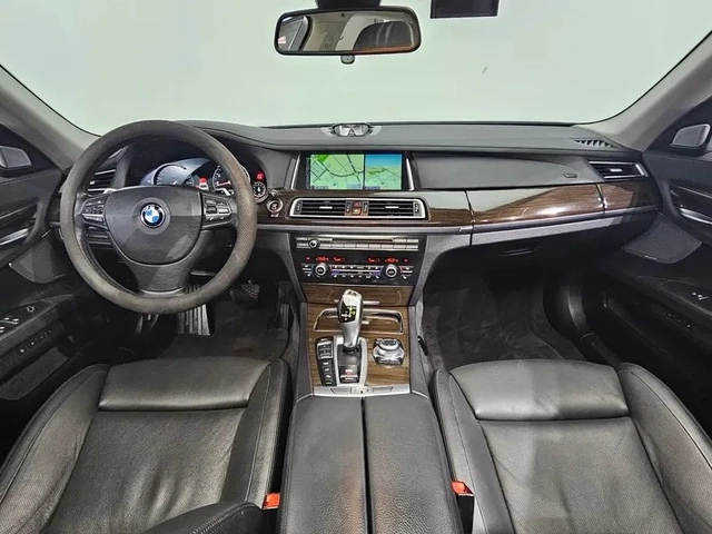 BMW 750 Li xDrive - автомобили, коли, обяви за нови и употребявани 6