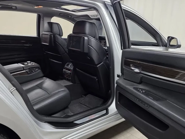 BMW 750 LI - автомобили, коли, обяви за нови и употребявани 11