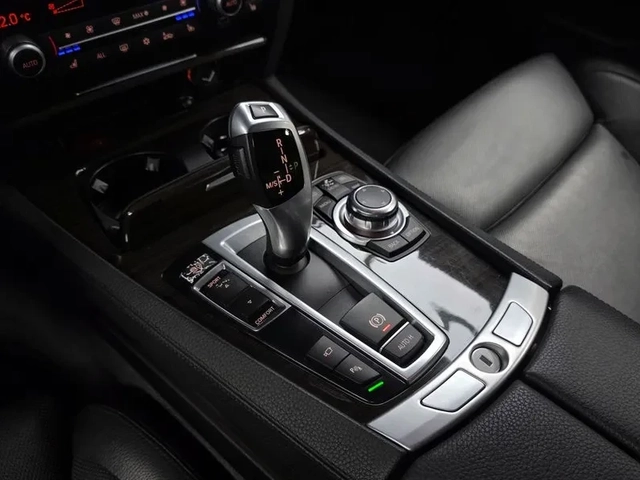 BMW 750 LI - автомобили, коли, обяви за нови и употребявани 8