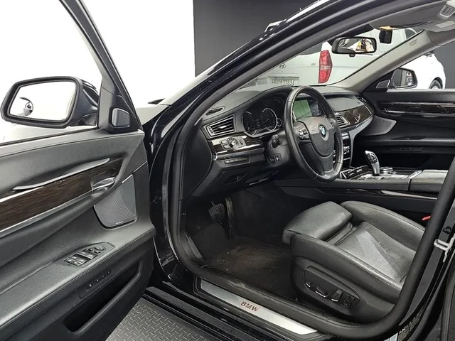 BMW 750 LI xDrive - автомобили, коли, обяви за нови и употребявани 10